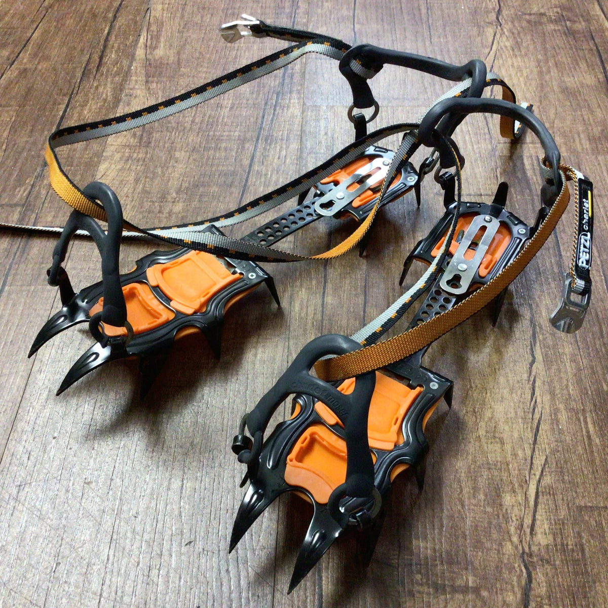 アイゼン PEZLE  12本爪   中古品 PETZL (ペツル) 12本爪アイゼン ブラック バサック バンド式